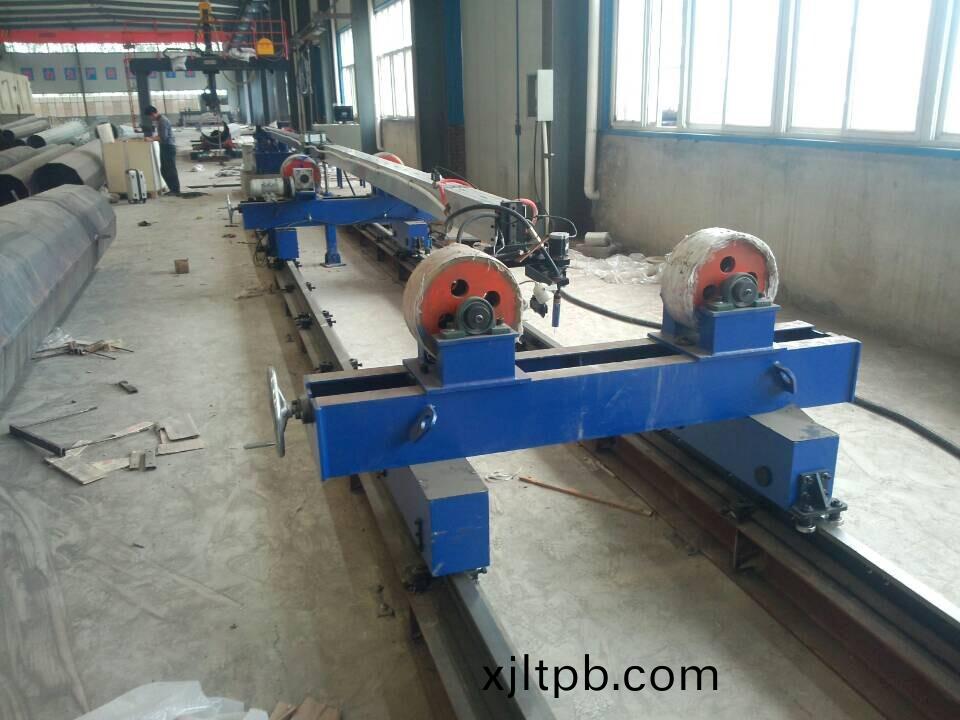 墖桿內縱縫氣(qi)保(bao)銲(han)專(zhuan)機(ji)