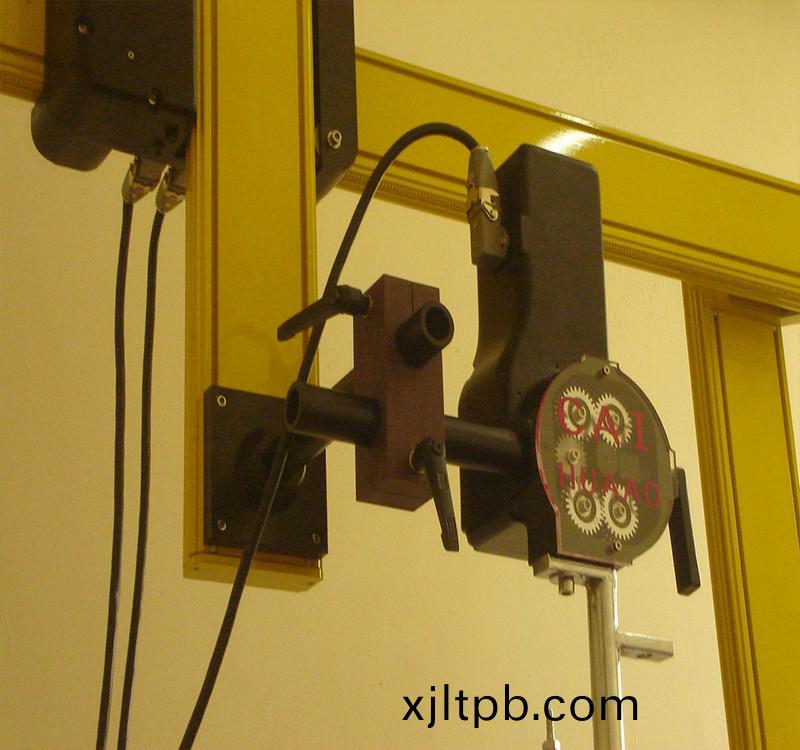 磨盤磨(mo)輥在線(xian)堆(dui)銲(han)設(she)備(bei)