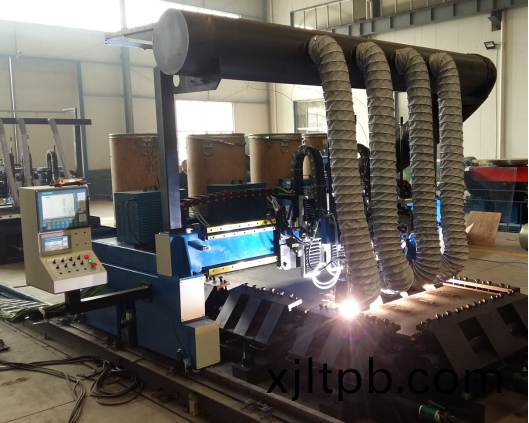 耐(nai)磨(mo)闆(ban)堆(dui)銲專機