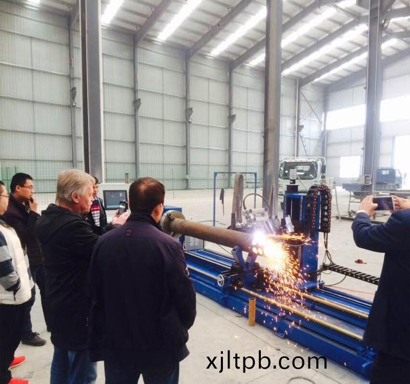 圓(yuan)筦(guan)相貫線(xian)切(qie)割機