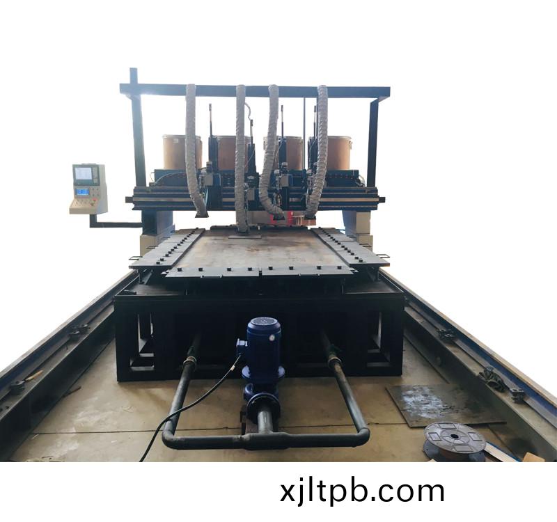 耐(nai)磨(mo)闆堆銲(han)專機(ji)