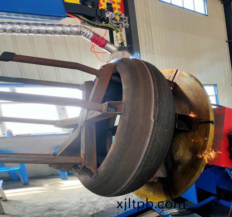 磨盤磨(mo)輥離(li)線(xian)堆銲(han)設(she)備