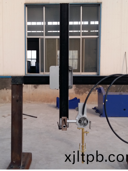 磨盤磨輥(gun)在(zai)線(xian)堆(dui)銲設(she)備(圖2) 1-200411115151108.png