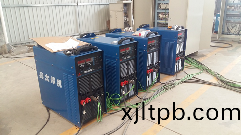 耐磨闆(ban)堆銲(han)專機(ji)(圖(tu)3) 1-2004111329444E.png