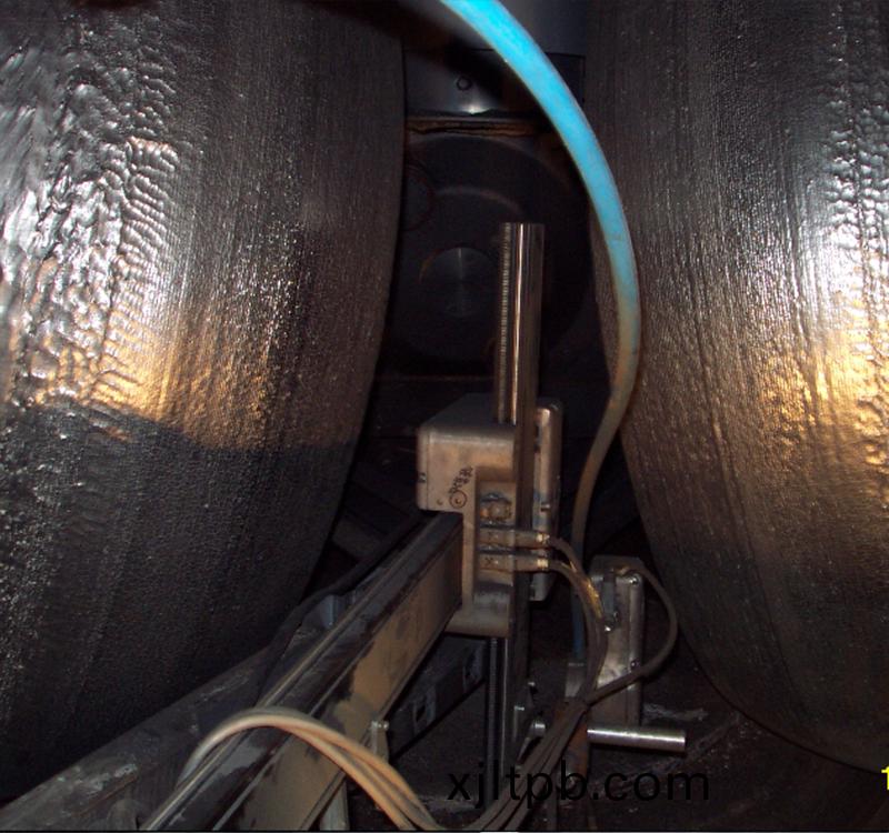 磨(mo)盤磨(mo)輥在(zai)線(xian)堆銲設備(bei)(圖(tu)2) 磨盤(pan)磨(mo)輥(gun)在(zai)線堆銲(han)設(she)備(圖(tu)2)