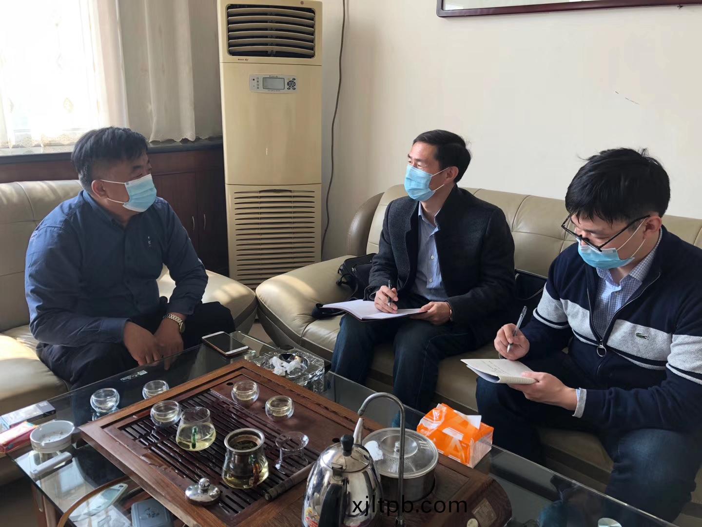 濟南(nan)市貿促(cu)會張會(hui)長(zhang)一行(xing)到達濟南華(hua)飛數控機械有限公(gong)司進行調(diao)研(yan) 濟南(nan)市(shi)貿(mao)促會(hui)張會長(zhang)一(yi)行(xing)到達(da)濟南華飛(fei)數(shu)控(kong)機(ji)械(xie)有限公(gong)司進行(xing)調(diao)研