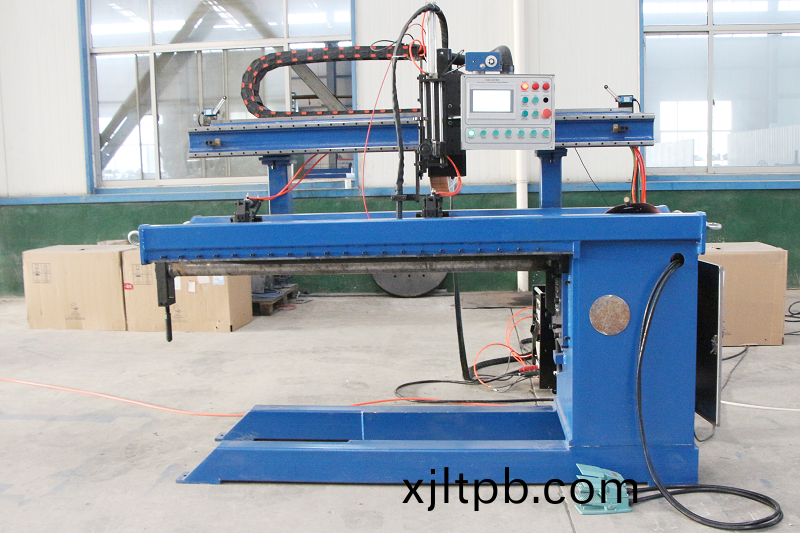 縱(zong)縫銲(han)接(jie)機 縱(zong)縫(feng)銲(han)接機