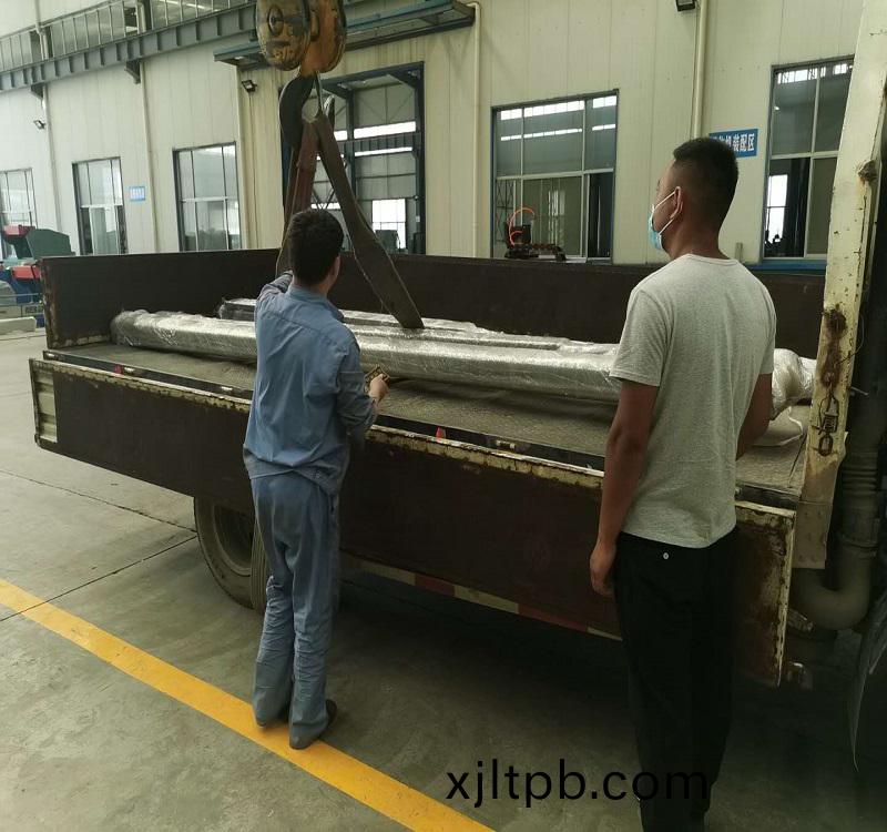 北京沃爾丁(ding)的(de)撡(cao)作機，髮徃(wang)長旾(chun)