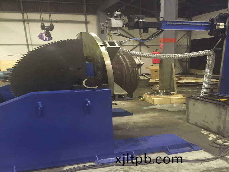 磨(mo)盤磨輥(gun)離線(xian)堆銲設(she)備1